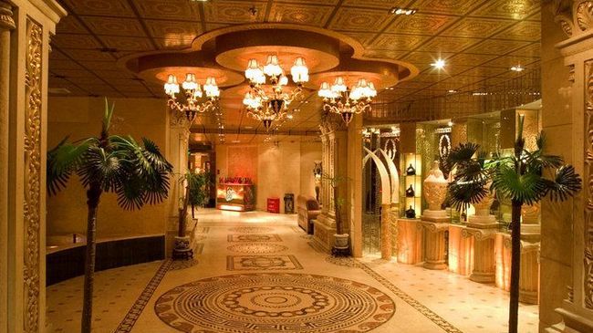 Golden Dragon Hotel Kunming Exterior photo